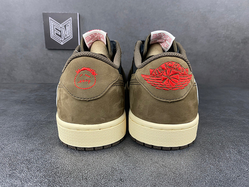 Jordan 1 Retro Low OG SP Travis Scott - DRIP DOS ARTISTAS 