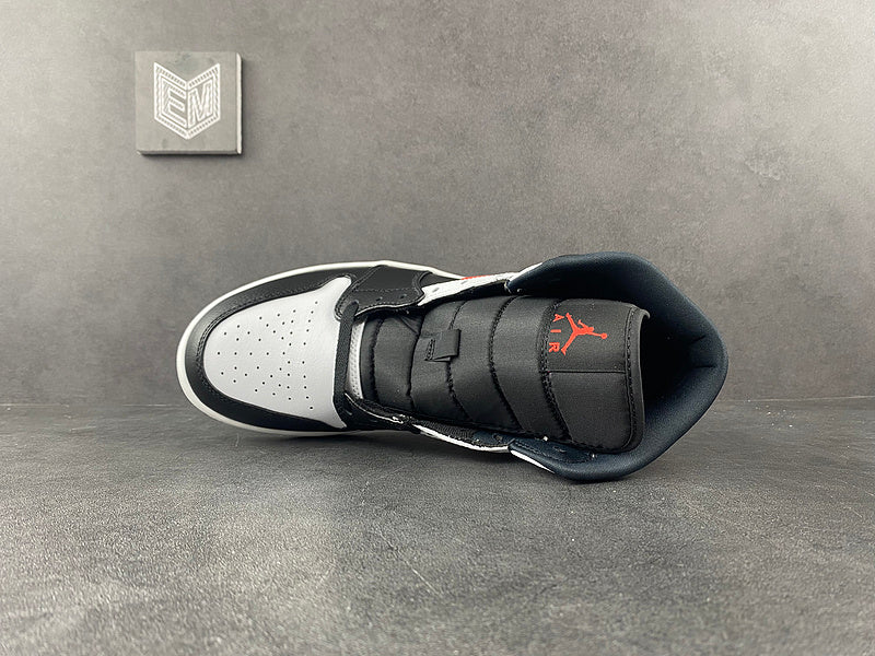 Air Jordan 1 Mid Black Chile Red White - DRIP DOS ARTISTAS 