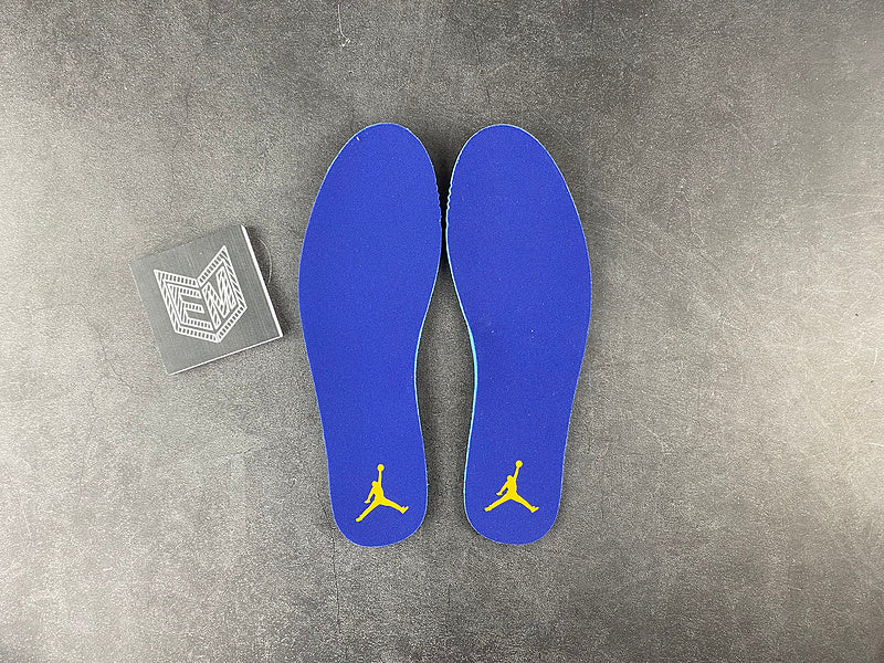 Jordan 1 Mid Royal Blue Laser Orange - DRIP DOS ARTISTAS 
