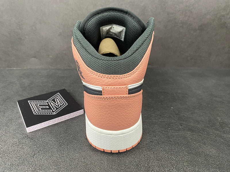 Jordan 1 Mid Pink Quartz - DRIP DOS ARTISTAS 