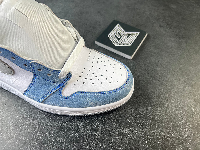 Air Jordan 1 Retro High OG Hyper Royal - DRIP DOS ARTISTAS 