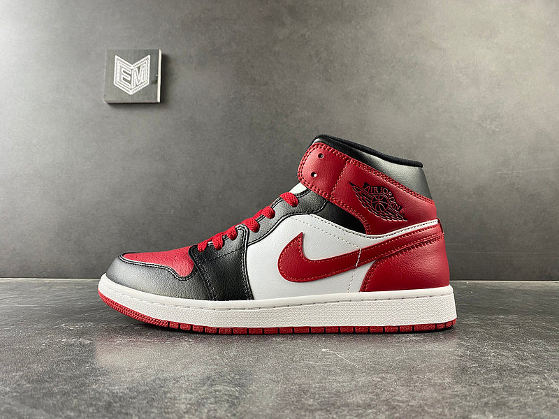 AirJordan 1 Mid Alternate Bred Toe - DRIP DOS ARTISTAS 
