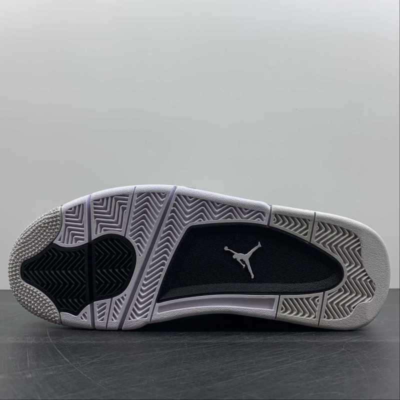 Air Jordan 4 Millitary Black