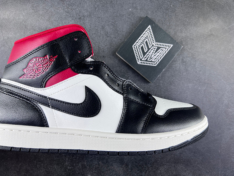 Air Jordan 1 Mid Gym Red Panda (Women's) - DRIP DOS ARTISTAS 