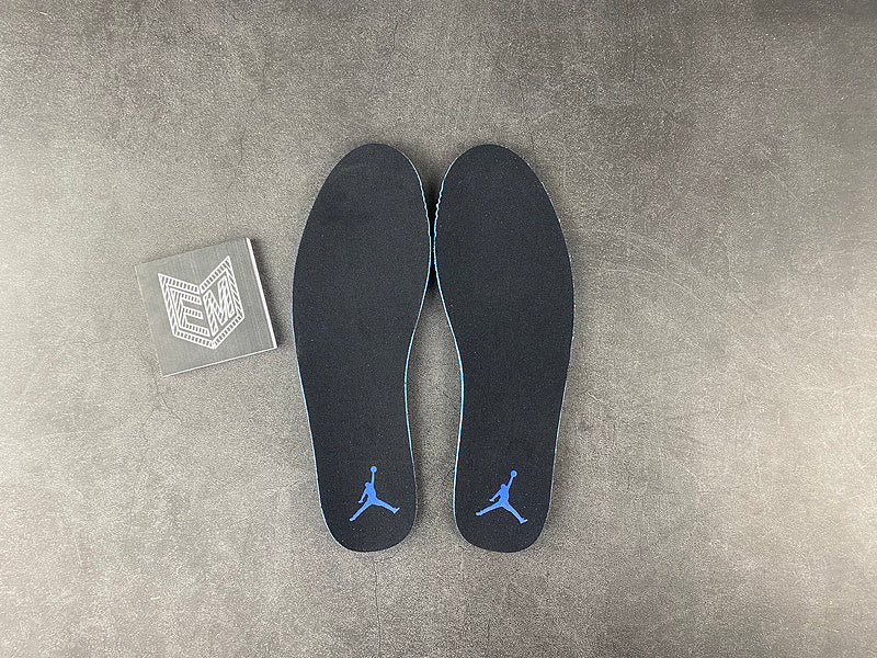 Jordan 1 Mid White Black Racer Blue - DRIP DOS ARTISTAS 