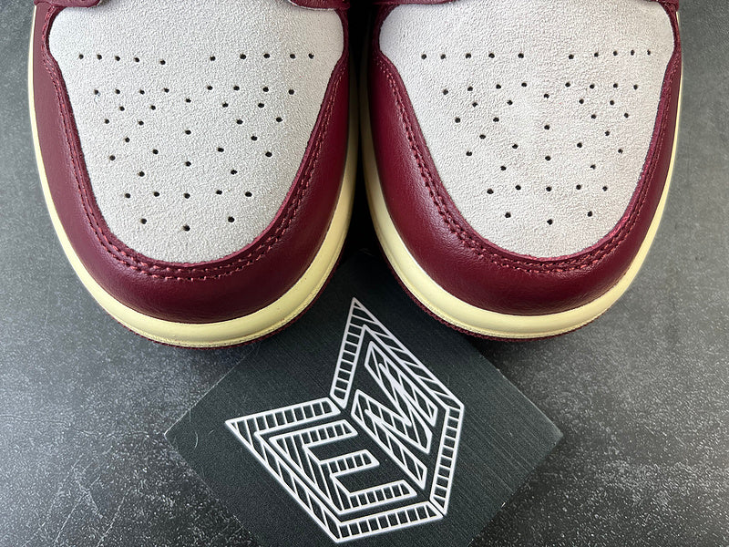 Air Jordan 1 Mid SE Tiki Leaf Team Red (Women's) - DRIP DOS ARTISTAS 