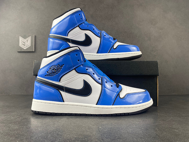 Jordan 1 Mid Signal Blue - DRIP DOS ARTISTAS 