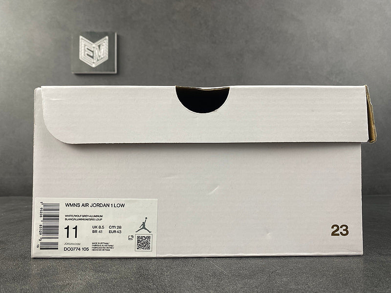 Jordan 1 Low Wolf Grey (W) - DRIP DOS ARTISTAS 