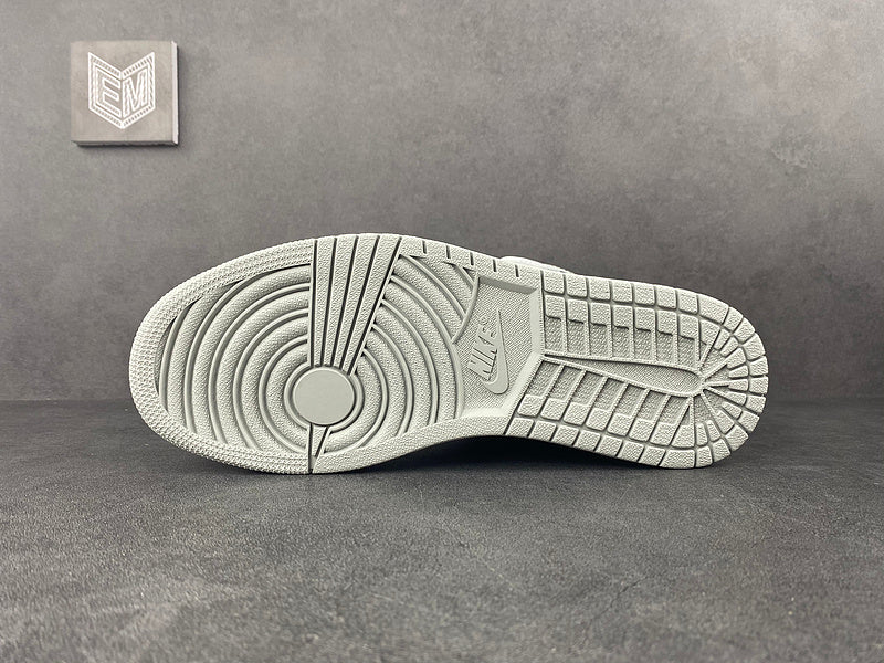 Air Jordan 1 Mid Light Smoke Grey - DRIP DOS ARTISTAS 