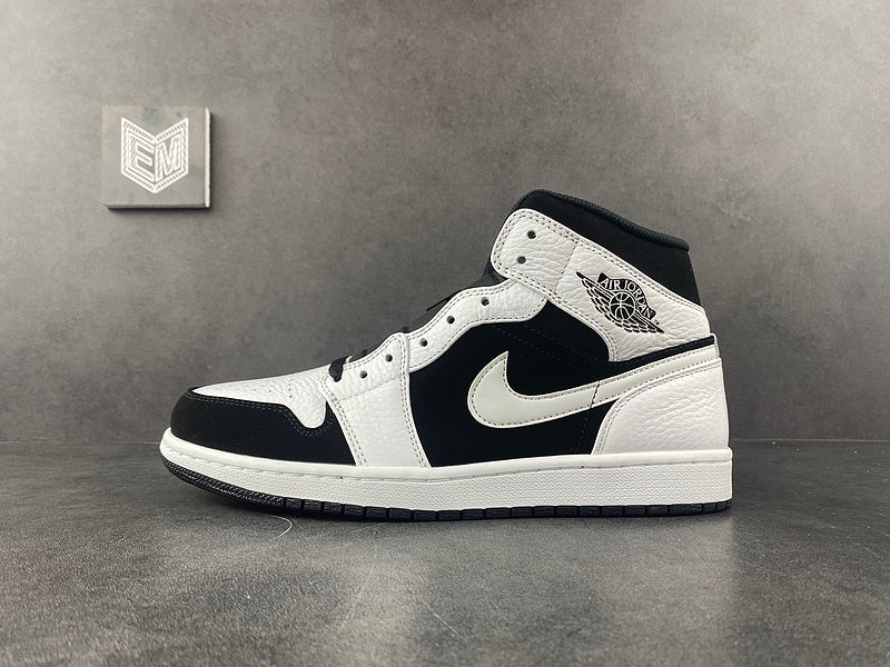 Jordan 1 Mid White Black - DRIP DOS ARTISTAS 