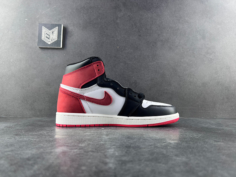 Air Jordan 1 Retro High Track Red - DRIP DOS ARTISTAS 