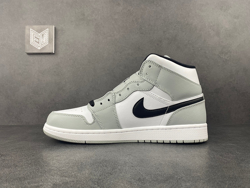 Air Jordan 1 Mid Light Smoke Grey - DRIP DOS ARTISTAS 