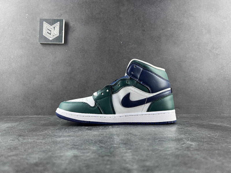 Air Jordan 1 Mid SE Seahawks (Women's) - DRIP DOS ARTISTAS 