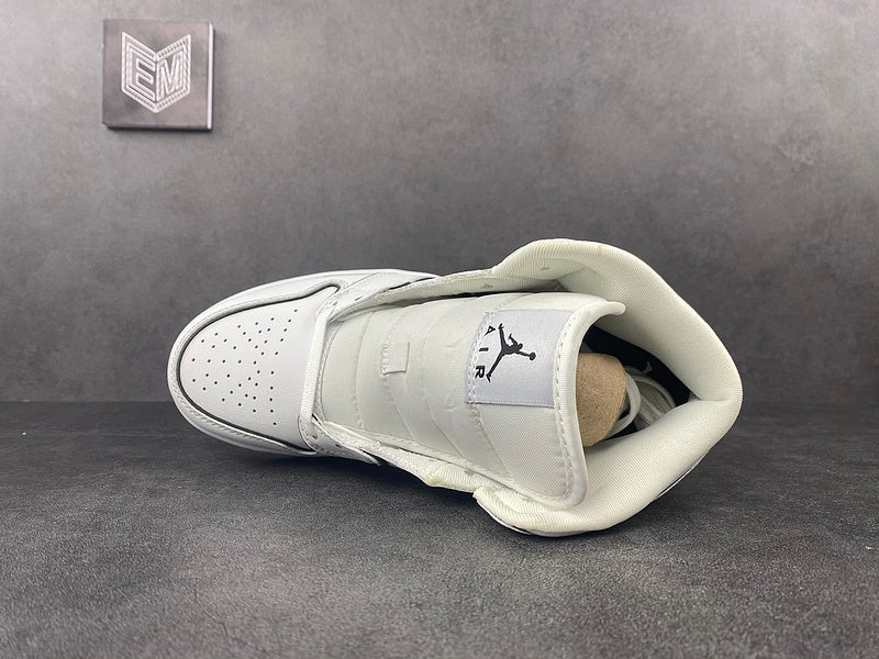 Air Jordan 1 Mid Iridescent Reflective White - DRIP DOS ARTISTAS 