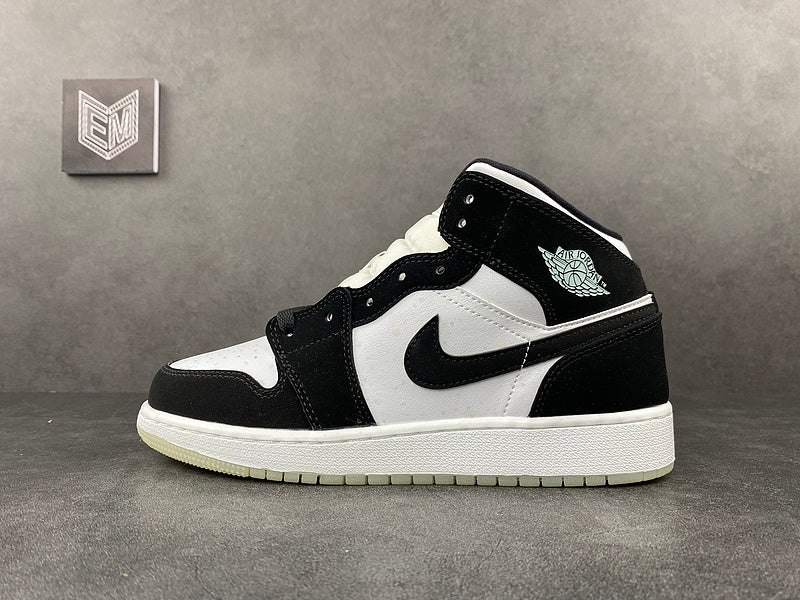 Jordan 1 Mid White Black Teal Tint - DRIP DOS ARTISTAS 