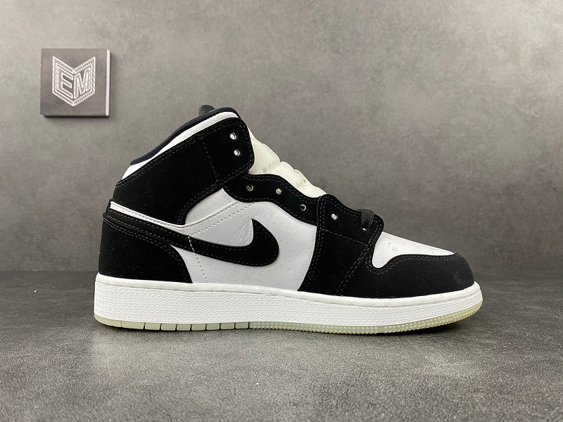 Jordan 1 Mid White Black Teal Tint - DRIP DOS ARTISTAS 