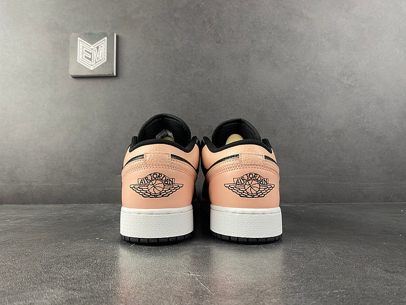 Jordan 1 Low Crimson Tint (GS) - DRIP DOS ARTISTAS 
