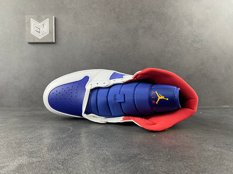 Jordan 1 Mid Royal Blue Laser Orange - DRIP DOS ARTISTAS 