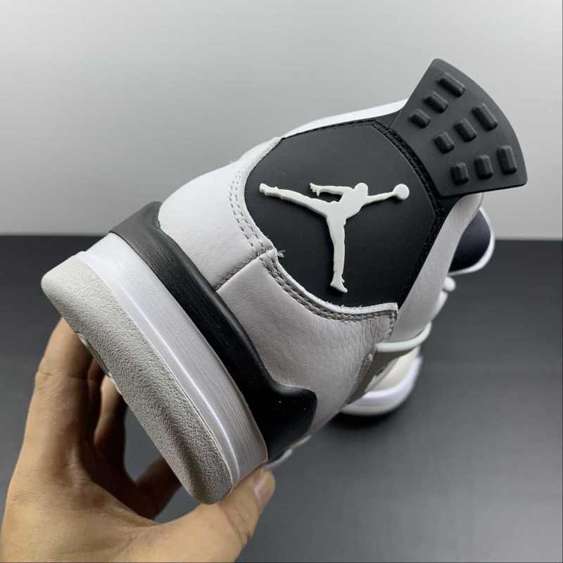 Air Jordan 4 Millitary Black