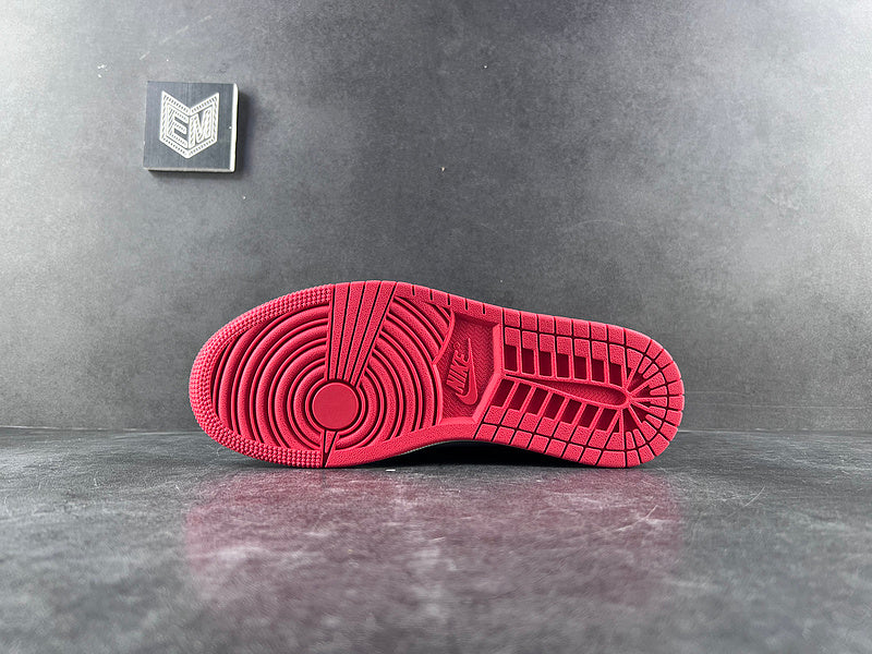 Air Jordan 1 Retro High Track Red - DRIP DOS ARTISTAS 