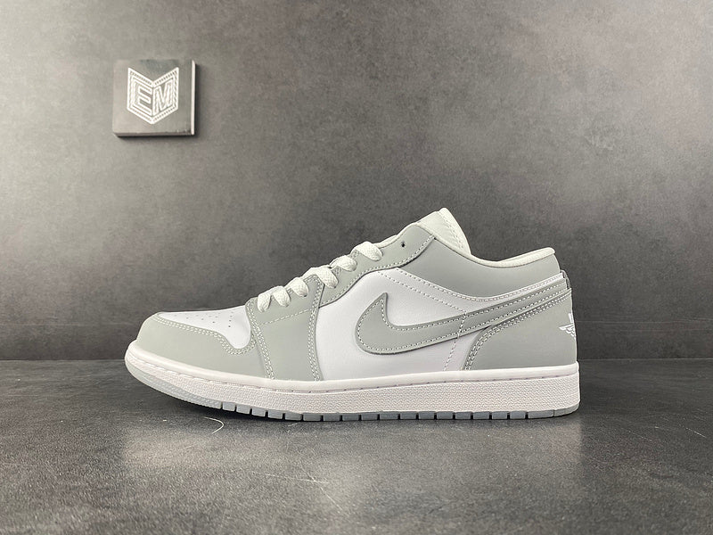 Jordan 1 Low Wolf Grey (W) - DRIP DOS ARTISTAS 