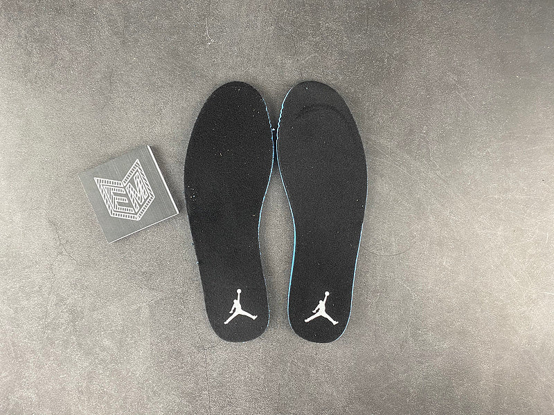 Jordan 1 Mid White Black - DRIP DOS ARTISTAS 