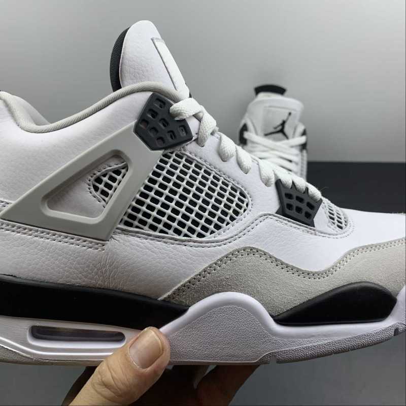 Air Jordan 4 Millitary Black