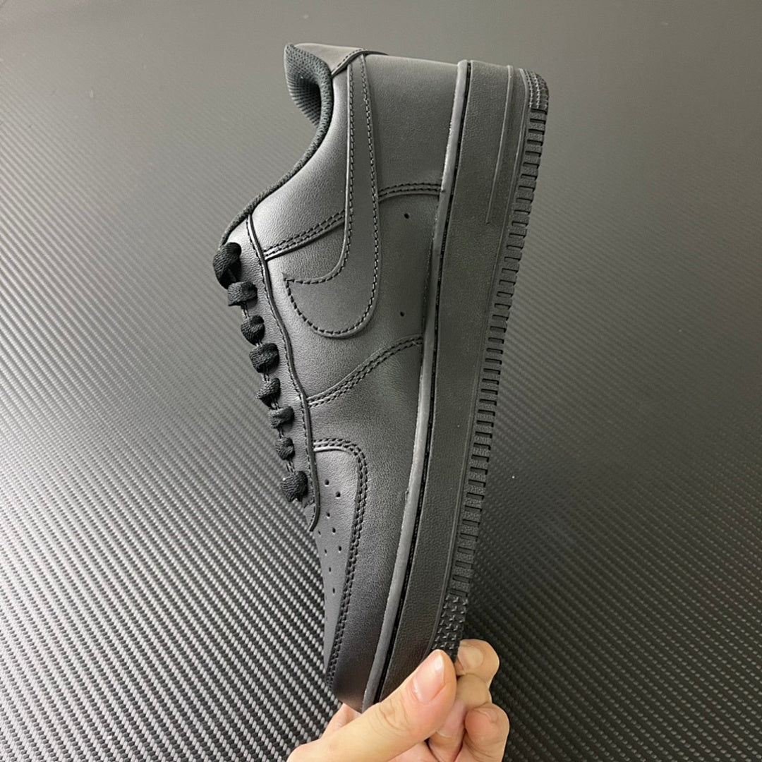 NIKE AIR FORCE 1 TRIPLE BLACK