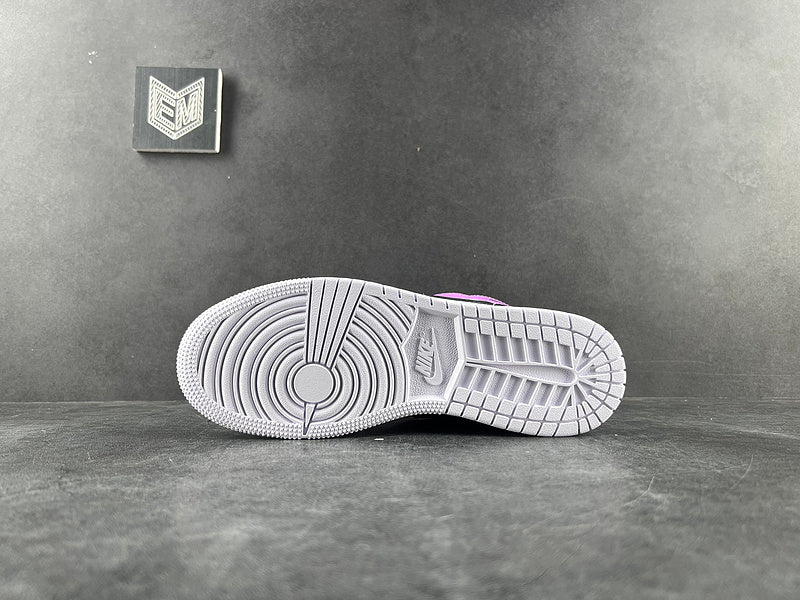 Air Jordan 1 Mid Barely Grape (GS) - DRIP DOS ARTISTAS 