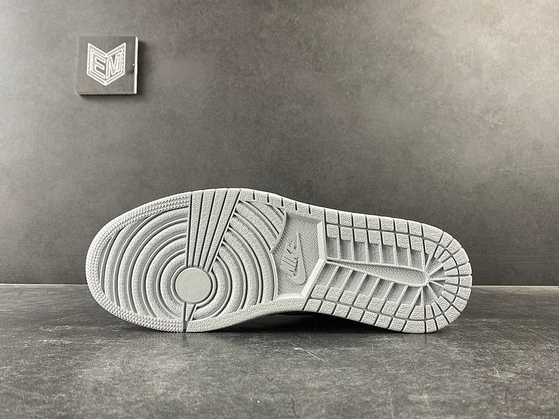 Jordan 1 Low SE Tear Away Silver - DRIP DOS ARTISTAS 