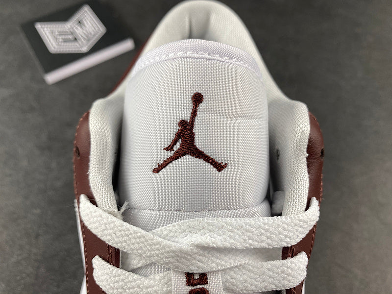 Jordan 1 Low Team Red - DRIP DOS ARTISTAS 