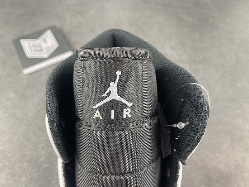 Jordan 1 Mid White Black - DRIP DOS ARTISTAS 