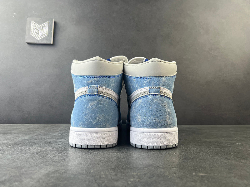 Air Jordan 1 Retro High OG Hyper Royal - DRIP DOS ARTISTAS 