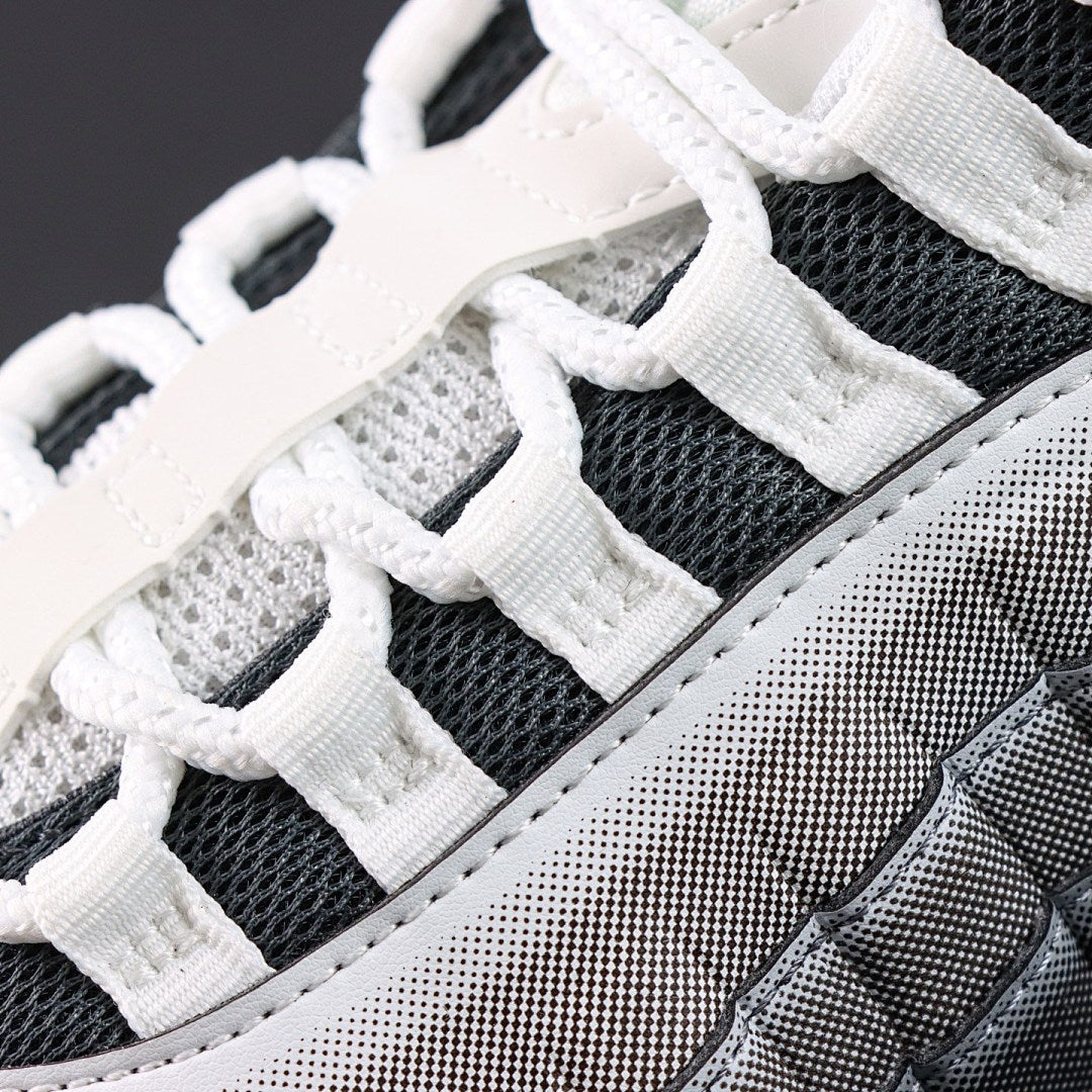 Air max 95 yu-gi-oh! GREY