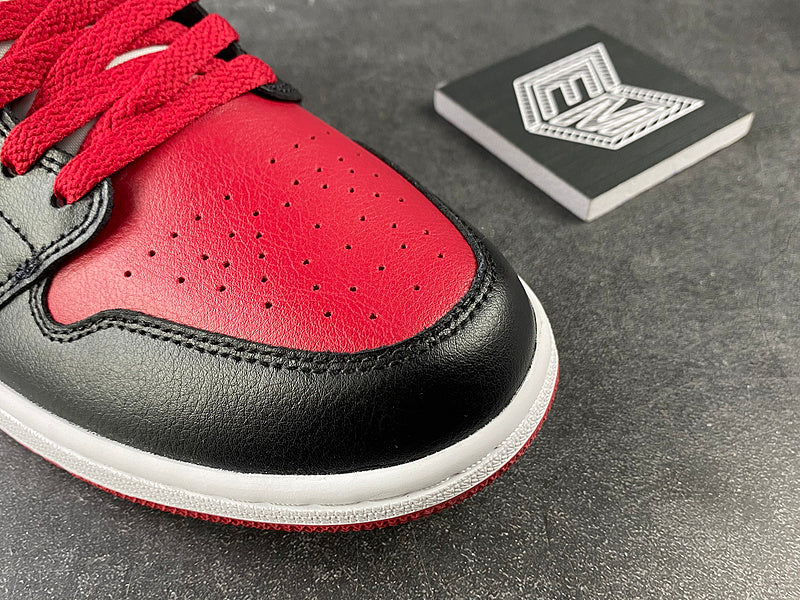 AirJordan 1 Mid Alternate Bred Toe - DRIP DOS ARTISTAS 