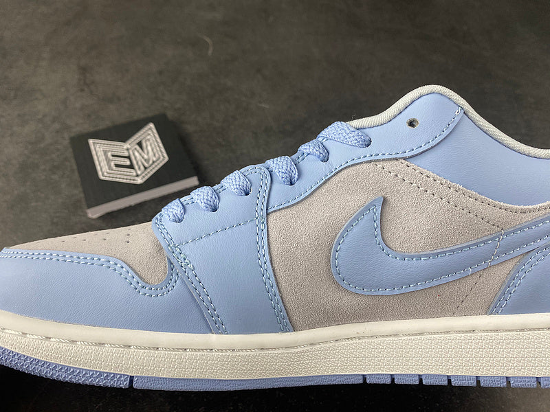 Jordan 1 Low Football Grey Aluminum (W) - DRIP DOS ARTISTAS 