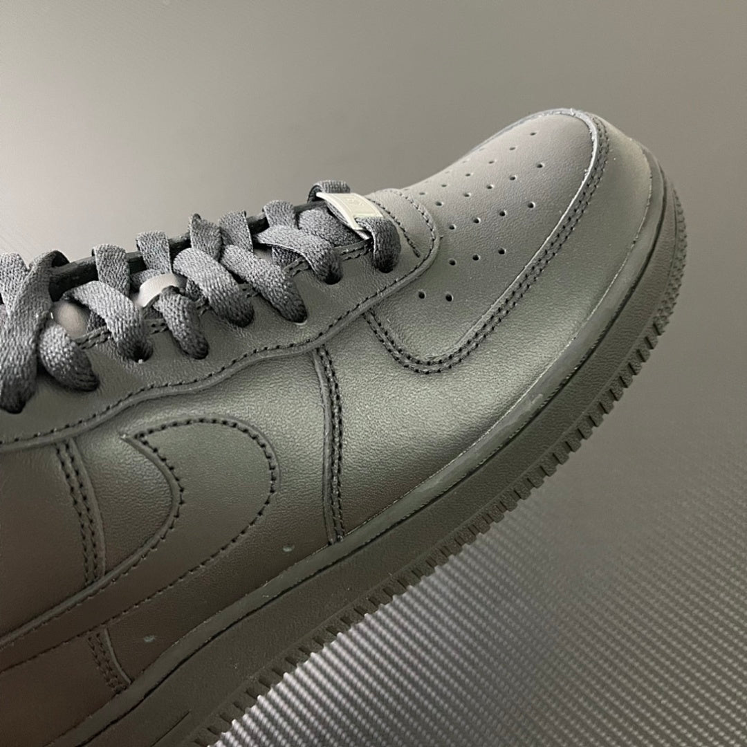 NIKE AIR FORCE 1 TRIPLE BLACK