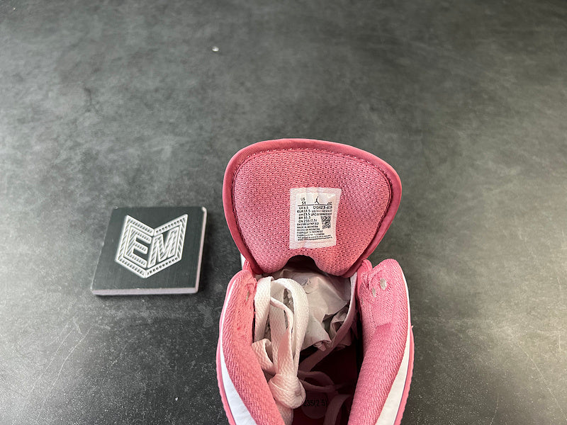 Jordan 1 Mid Valentine's Day (2023) (GS) - DRIP DOS ARTISTAS 