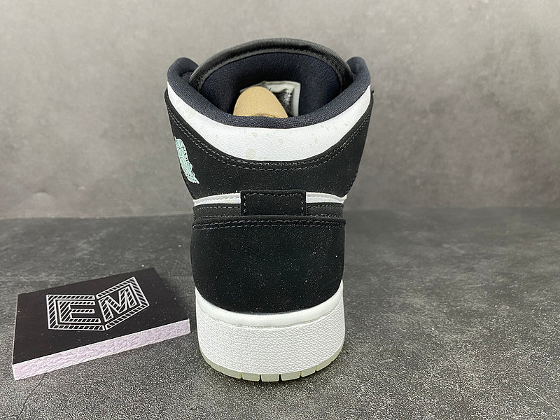 Jordan 1 Mid White Black Teal Tint - DRIP DOS ARTISTAS 