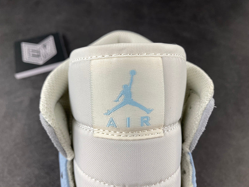 Jordan 1 Mid Mixed Textures Blue - DRIP DOS ARTISTAS 