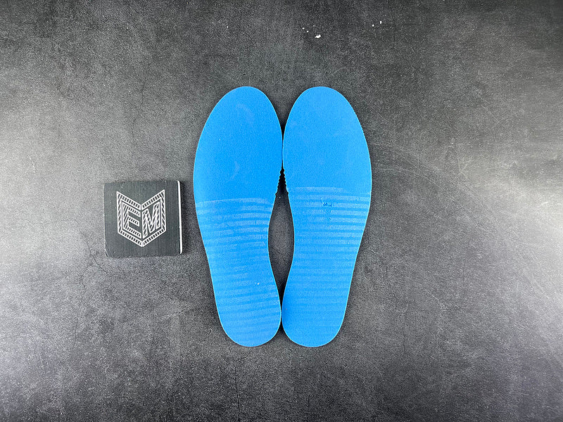 Air Jordan 1 Mid SE Ice Blue (2023) - DRIP DOS ARTISTAS 