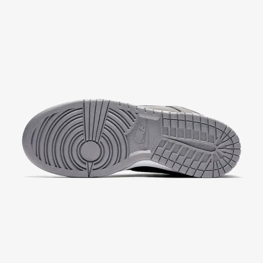 Supreme x Nike SB Dunk Low QS Metallic Silver - DRIP DOS ARTISTAS 