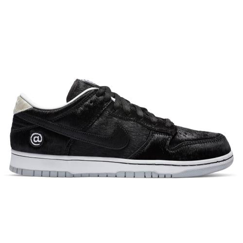 Medicom Toy x Nike SB Dunk Be@rbrick - DRIP DOS ARTISTAS 