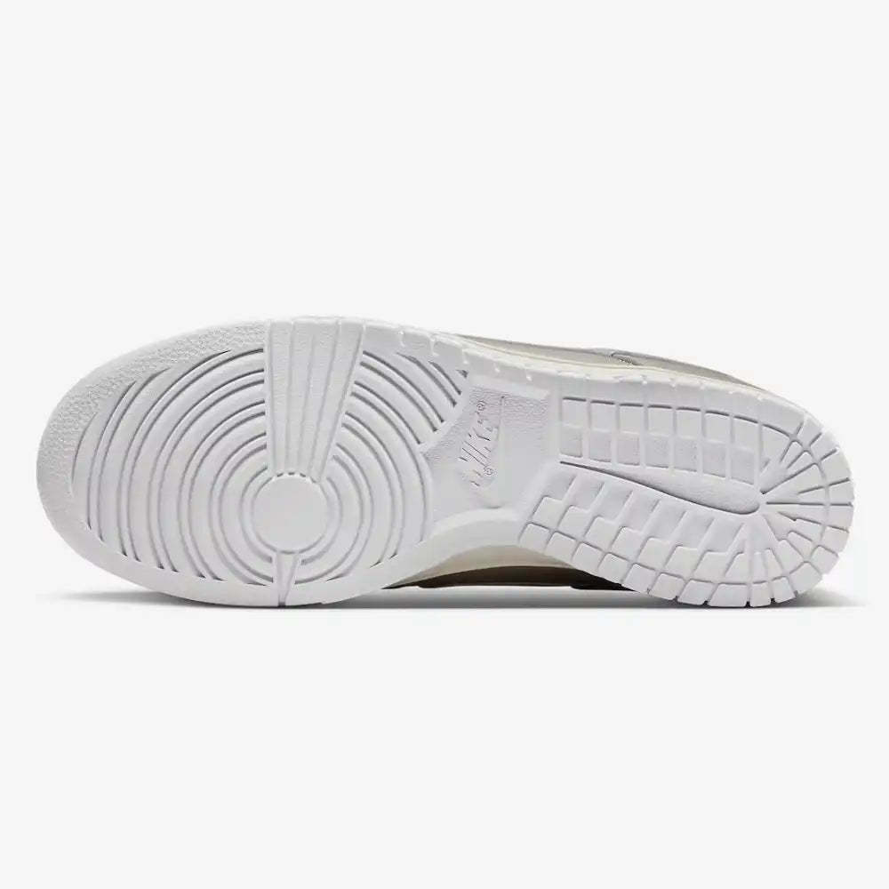 Nike Dunk Low Metallic Silver - DRIP DOS ARTISTAS 