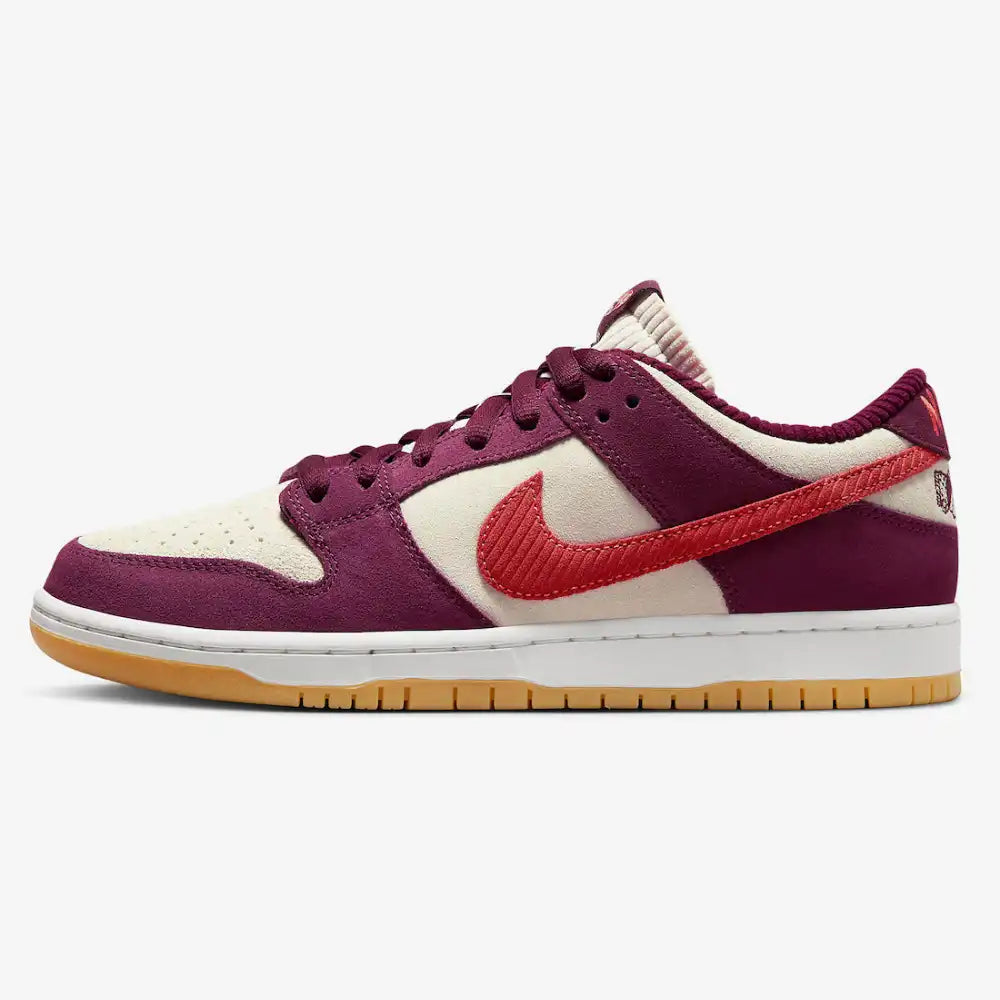 Skate Like a Girl x Nike SB Dunk Low - DRIP DOS ARTISTAS 