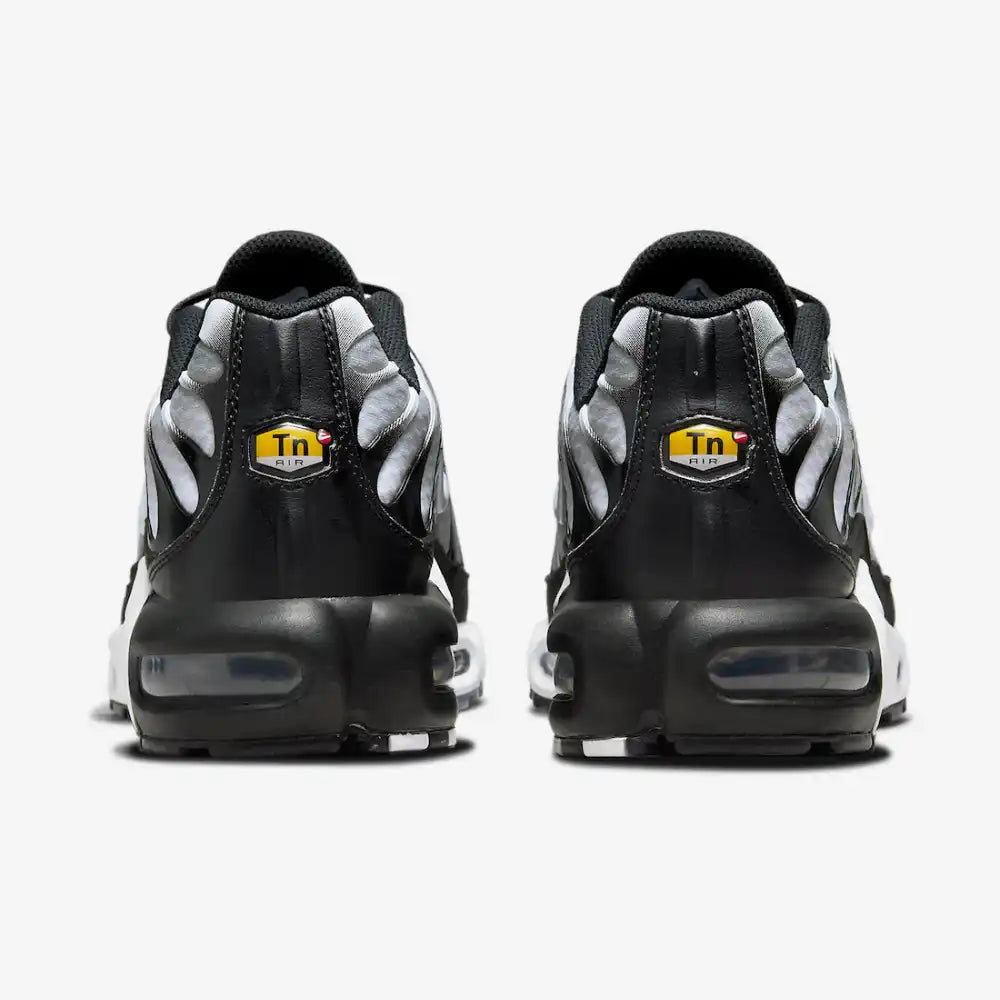 Nike Air Max Plus Black Metallic Silver - DRIP DOS ARTISTAS 
